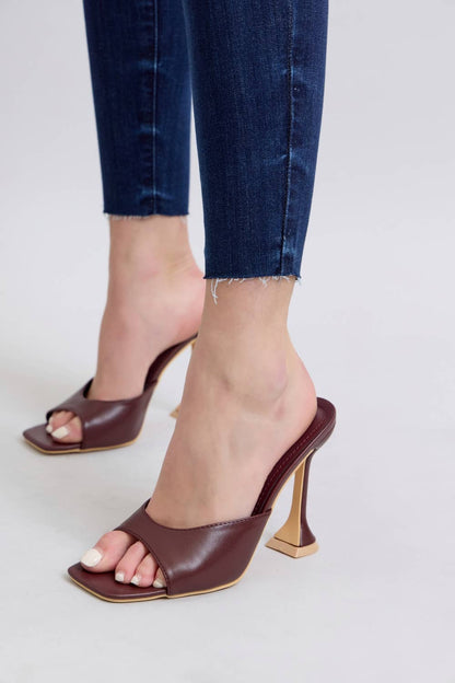 Mr Skinny w/ Raw Hem