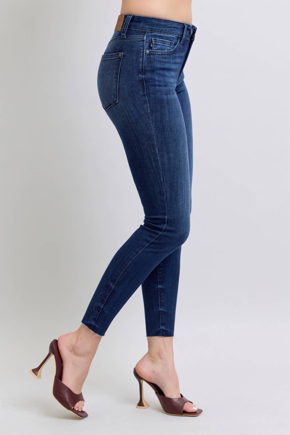 Mr Skinny w/ Raw Hem