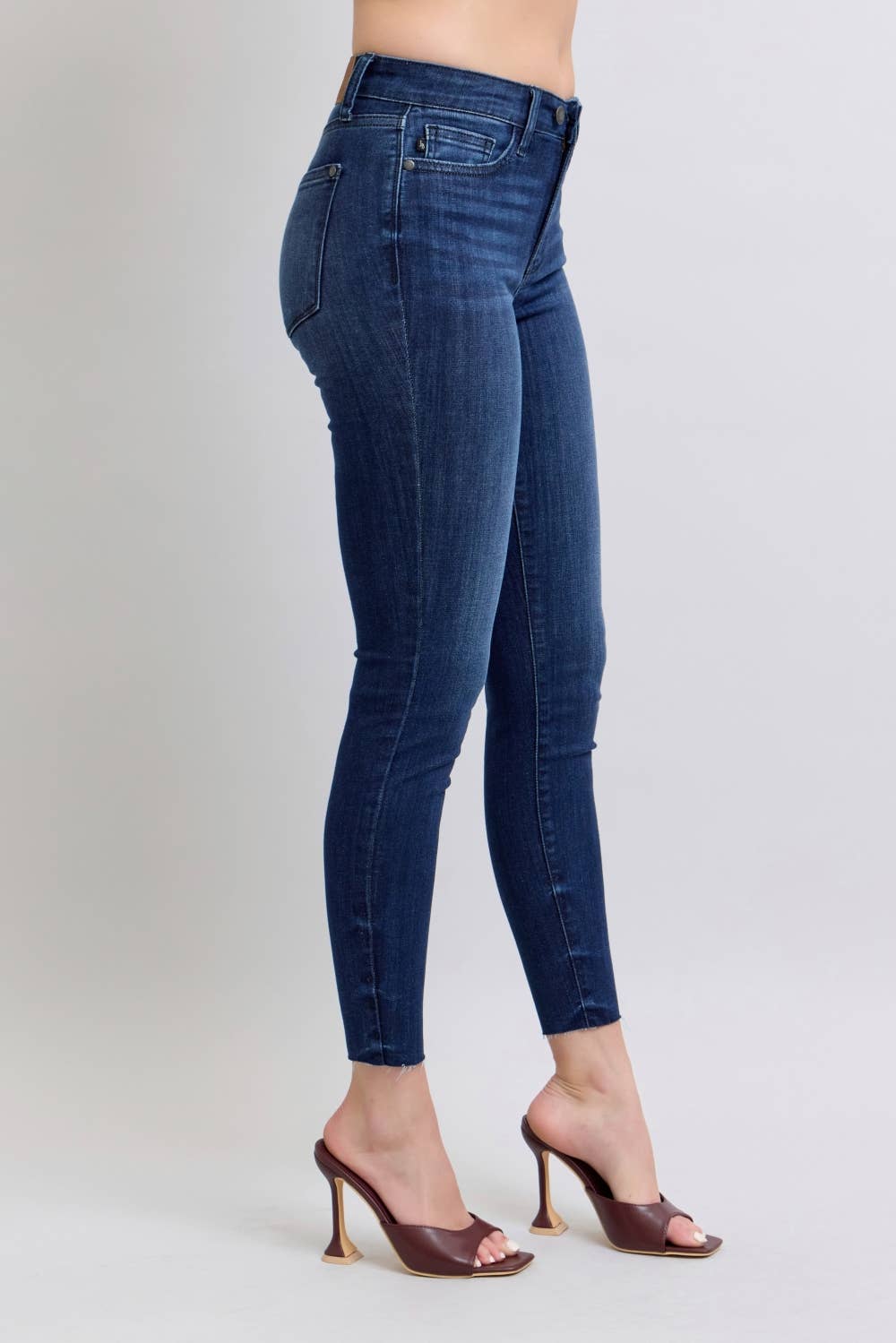 Mr Skinny w/ Raw Hem